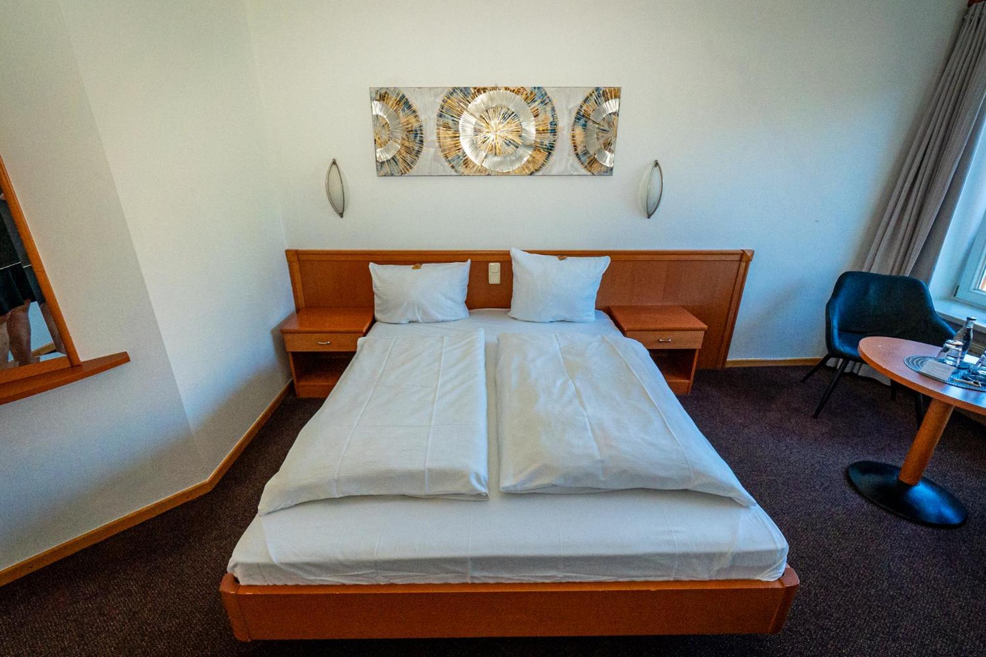 Hotel Adler & Eventlocation Gmbh Itzehoe Dış mekan fotoğraf